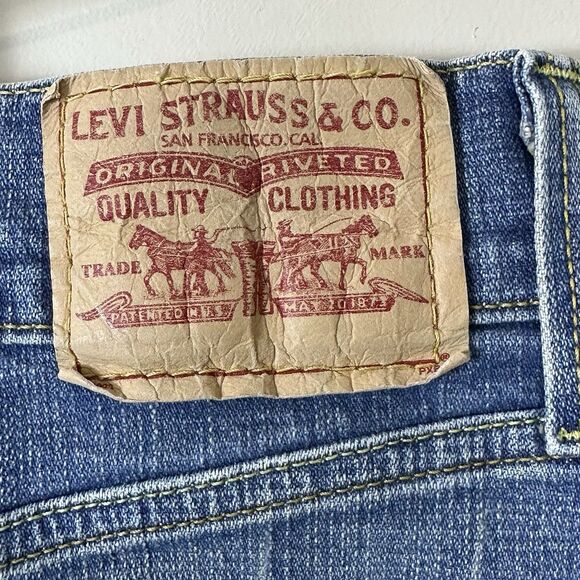 VTG Y2K Levi's Denim Jean Skirt Distressed Hem Knee Length Sz 4 Coastal Cowgirl. - Picture 6 of 9